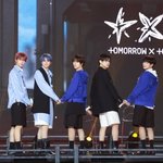 '컴백' 투바투, 쇼케이스서 신보 무대 첫 공개.."다섯 멤버...