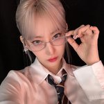 얼굴 공격에 정신을 못<b>차림</b>
