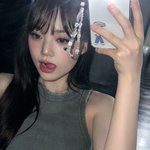 죄송해요 제가 짧은 하관만 보면 <b>돌진</b>해요