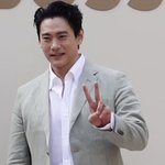 브이자 포즈 했다가 <b>제지</b>당한 배우