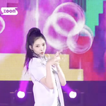 근데 아일릿 윤아 이 코디 괜찮지 않아?