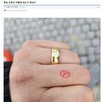 [모두드루와] 투표 인증 <b>손모양</b> 논란.jpg