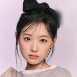 다른 <b>차원</b>에선 아이돌로 활동하고 있길