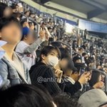 <b>성찬</b> 야구 좋아함.....?