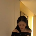 SNS 날 새는줄 모르네 "불금인데 죄송합니다" [<b>SHOT</b>!]