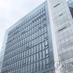 이혼 요구한 남편 잠자는데…얼굴에 끓는 물·빙초산 뿌린 30대女...