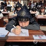 어린이 과거<b>시험</b> '일필휘지'