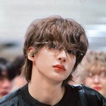 <b>무테</b>안경쓰고 출국한 라이즈 앤톤