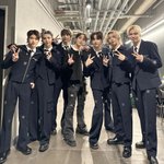 샤이니 키 <b>x</b> <b>라이즈</b> 단체 사진