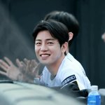 [댓글부탁해] 요즘 <b>소소</b>하게 언급 되고 있는 웃상 남자 아이돌.jpg