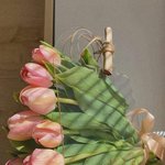 여기 예쁜 꽃 가방 <b>대령</b>이요