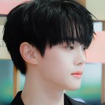 브랜드<b>행사</b> 찢어놓은 제베원 김규빈