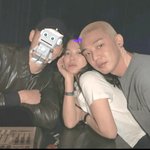 유아인과 함께 <b>게이클럽</b>가서 인증샷 올리는 연예인