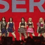 "르세라핌, <b>AR</b> 끊기면 라이브 안 들려" 코첼라 설욕전 또...