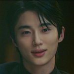너네 <b>이</b>사람 <b>잘</b>생겼다고 생각함?
