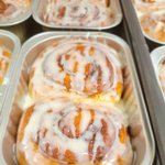 향과 달콤함이 끝내주는 <b>시나몬</b>롤