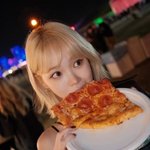 "피자 먹을 시간에 연습해"... 르세라핌 채원, 코첼라 무대...