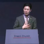 가난속 시장일 중 기름<b>가마</b>에 뒤덮인 어머니, 학중이의 회복처인 교회의...