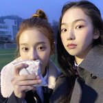 <2탄> 수상하게 친근한 00년생 카리나와 01년생 윈터의 코노...