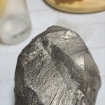 <b>돌멩이</b>가 어떤 건지 궁굼해요