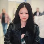 오늘 팬쳐다보는 제니 <b>표정</b>