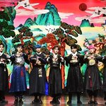 그룹명,컨셉 싹 바꿨다는 아이돌 오늘자 쇼케이스 <b>의상</b>.jpg