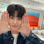 [댓글부탁해] 의미없이 <b>왼손</b> 약지에 반지 끼고 다니는 사람 있어...