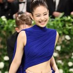 제니 <b>입동굴</b>? 입꼬리 보면 광대 공포증 생기는 거 나뿐이냐