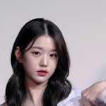 장원영 의사 <b>가운</b>도 잘 어울린다