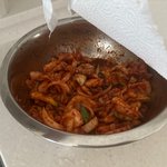 이게 재워둔 고기가 아닌 줄 알고 생으로 먹었다는 게 이해가 되시나요...