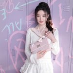 <b>슈화</b> 왤케 예쁨