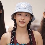 [댓글부탁해] <b>해린어깨</b> 넓은편이지?