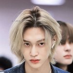 금발 <b>미소년</b> 락스타가 좋다고 말해