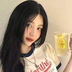 조이 크러쉬 세금 더 <b>내라</b>"…조이, 상큼美 폭발한 비주얼