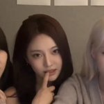 와 실시간 <b>닝닝</b> 얼굴... 예뻐진거봐