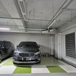 [댓글부탁해] [이거맞아?]회사 빌딩 카니발 주차해 논 클라스 <b>보소</b> ..