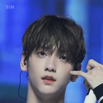 <b>첫눈</b>에 반해버렸다는 거 아니겠니