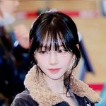 안경이 아무리 <b>화려</b>해도 너만 보인다