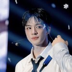 진정한 <b>미남</b>은 어디서든 빛을 발함