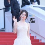 실시간 <b>반응</b> 좋응 한소희 칸 레드카펫