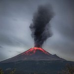 진짜 무서운 상황인데 <b>경외감</b>도 들어