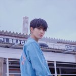 근데 배진영은 요즘 왜 얼굴로 안뜨는거야?