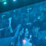 [모두드루와] 소녀시대 태연 서현 둘이 <b>샤이니</b> 콘서트 보러왔대