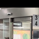 [댓글부탁해] 나 지금 공항인데 <b>이분</b> 누구임?