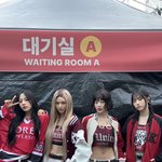 입실렌티&amp;<b>아카라</b>카에서 공연한 가수들 착장 모음.jpg