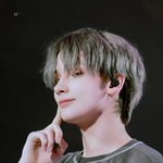 얼굴이 좀 말이 안 된다고 생각하지 <b>않아</b>?
