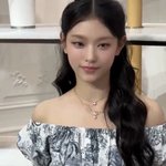 해린 <b>디올</b> 안어울린단 얘기 많았는데 ㅋㅋ