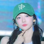 오늘 성균관대행사에서 또 <b>캡모자</b>로 폼미친 에스파 닝닝.jpg