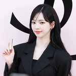 혈액형이 뭐<b>야</b>? <b>인형</b>인 줄 알았어