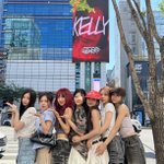 어케 비주얼 멤버가 1명도 없지